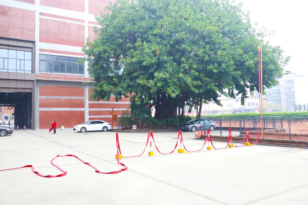 GA黄金甲陶瓷总部营销中心鞭炮齐鸣